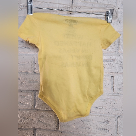 Baby Onesie Funny Las Vegas Yellow Size 6/9M - Picture 4 of 4